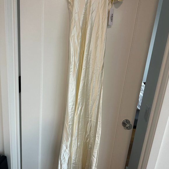 NWT Reformation Ronda Maxi Silk Dress Sz 8 Ivory One Shoulder Low Cowl Neck - Picture 9 of 10